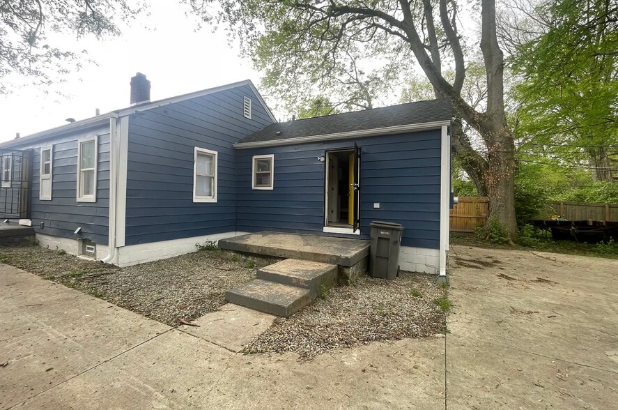 OPTIONAL: 1bd In-law Suite, fully equipped - 2324 E 36th St