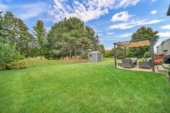 Building Photo - 898 Lakestone Ln