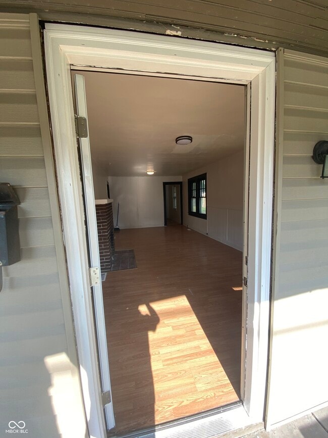 Building Photo - 1351 S Belmont Ave