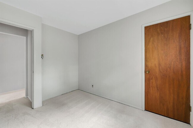 Building Photo - 640 S Sappington Rd