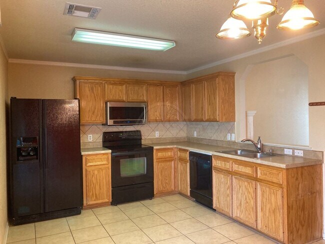 Building Photo - 5604 Bertha Dr