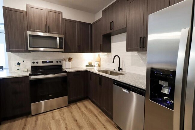 Building Photo - 300 Hwy 81