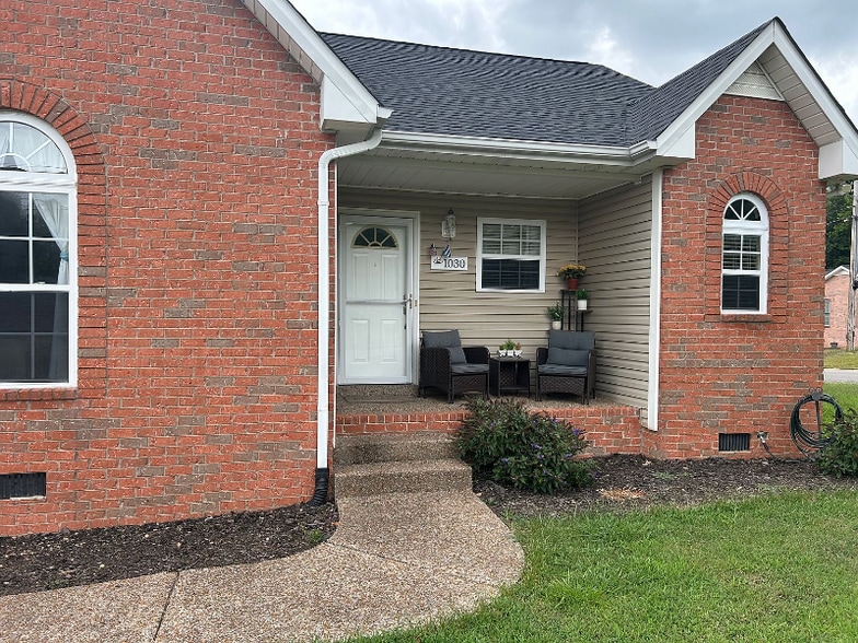 Building Photo - 1030 Woodland Dr