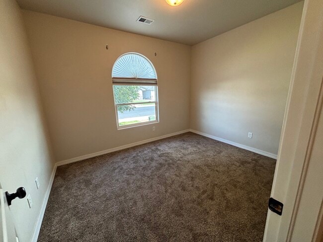 Building Photo - 439 Donogal Dr