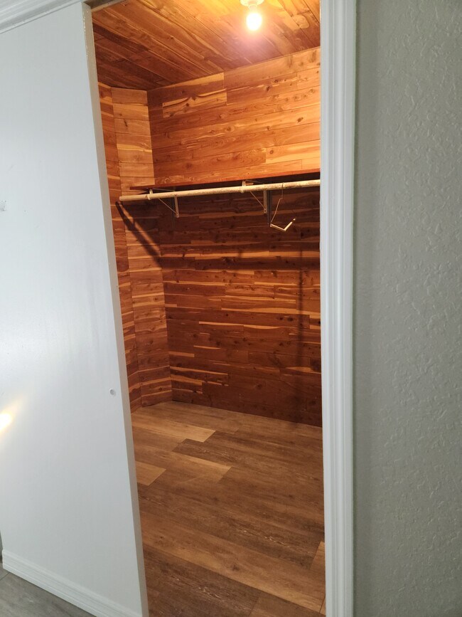 Building Photo - 38 Sunset Dr