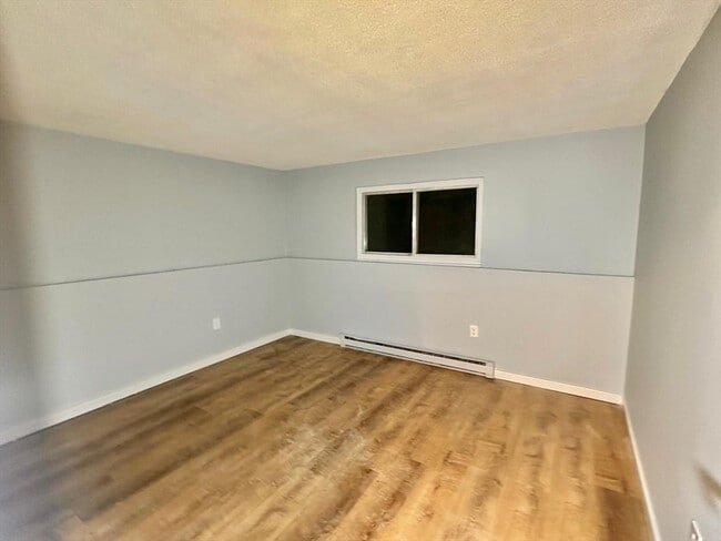 Building Photo - 4 Hazelwood Ave