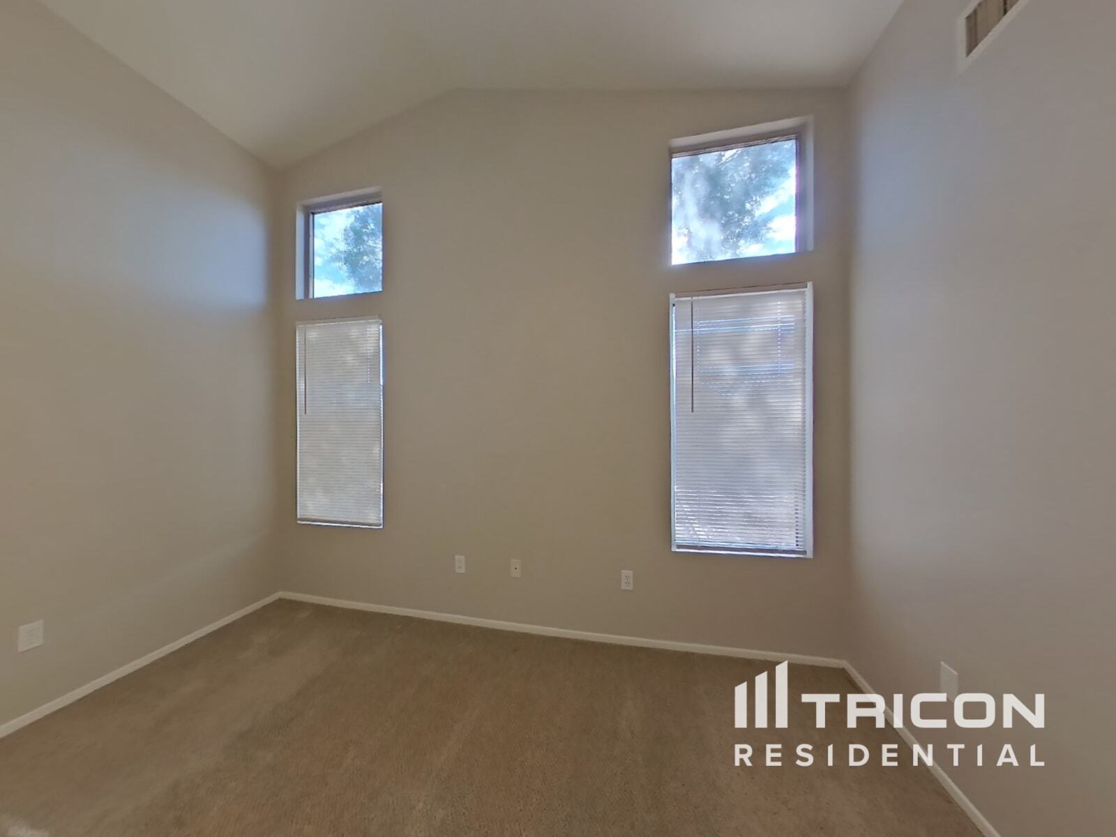 Building Photo - 12425 N 42nd Dr