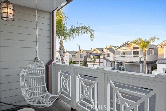 Building Photo - 1215 E Balboa Blvd