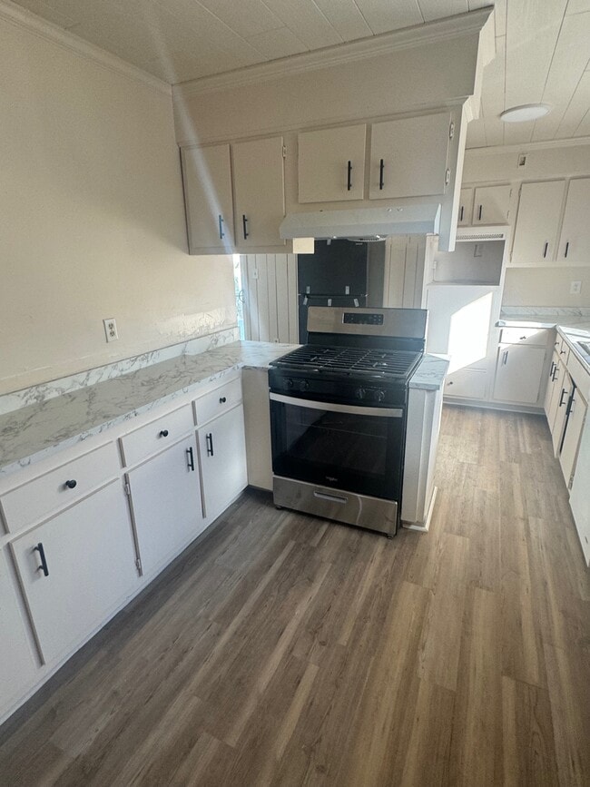 Building Photo - 1512 Woodmont Ave