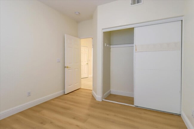 Building Photo - 4 Bed 3 Bath Home With 3 Car Garage High Ceilings And Fenced Yard