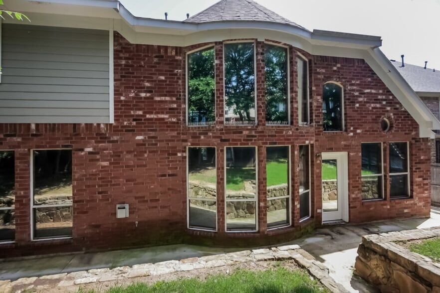 Building Photo - 3405 Marymount Dr