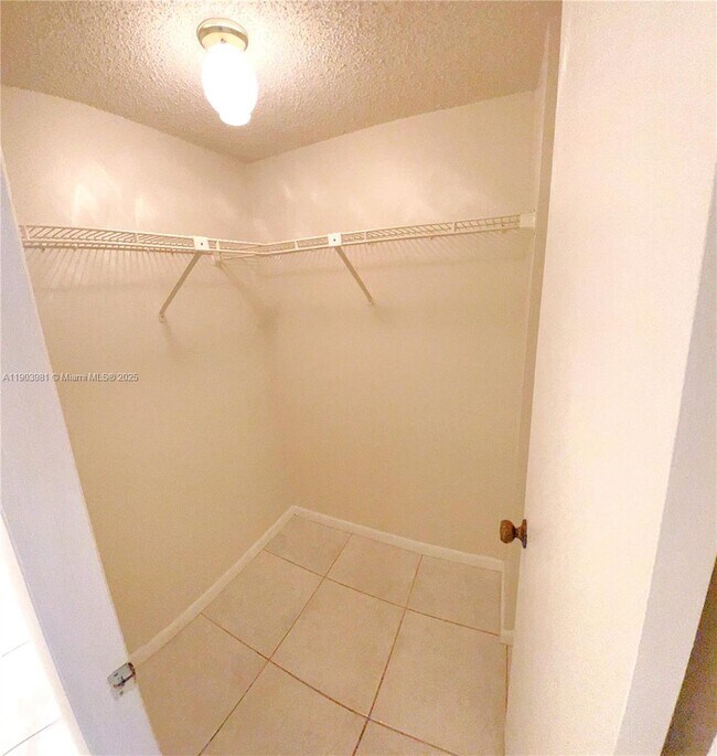 Building Photo - 403 NW 68th Ave