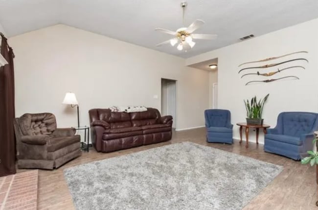 Building Photo - 921 Bayfield Dr