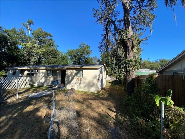 Building Photo - 10109 N 11th St