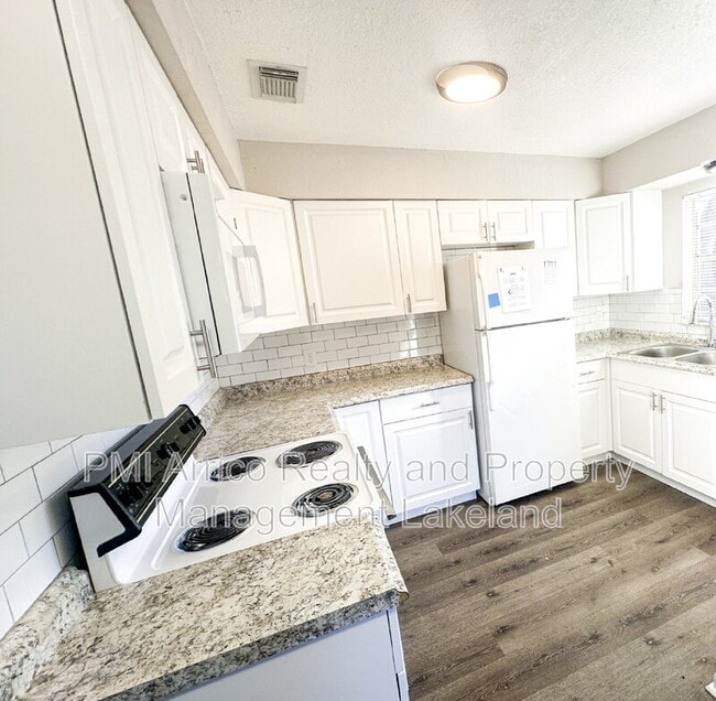 Building Photo - 4135 Old Rd 37