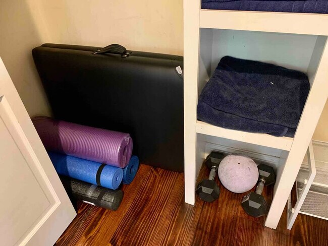 Building Photo - 15 Ferry St