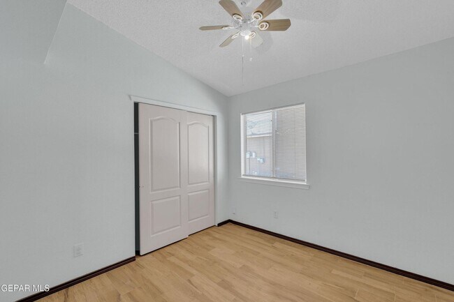 Building Photo - Northeast El Paso 3 bed with Refrig A/C an...
