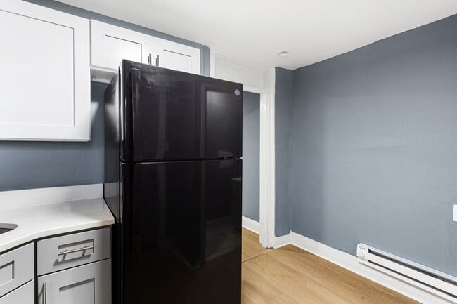 Building Photo - 2BR/1BA Home | Bonus Finished Attic | Well Maintained