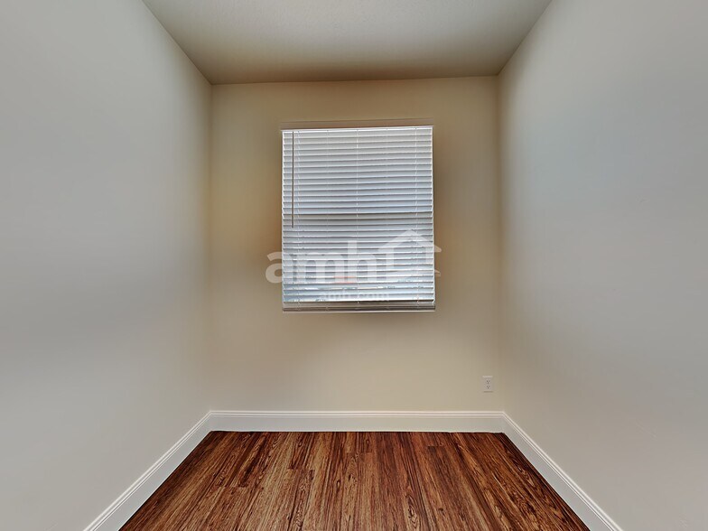 Building Photo - 3321 S 2580 W