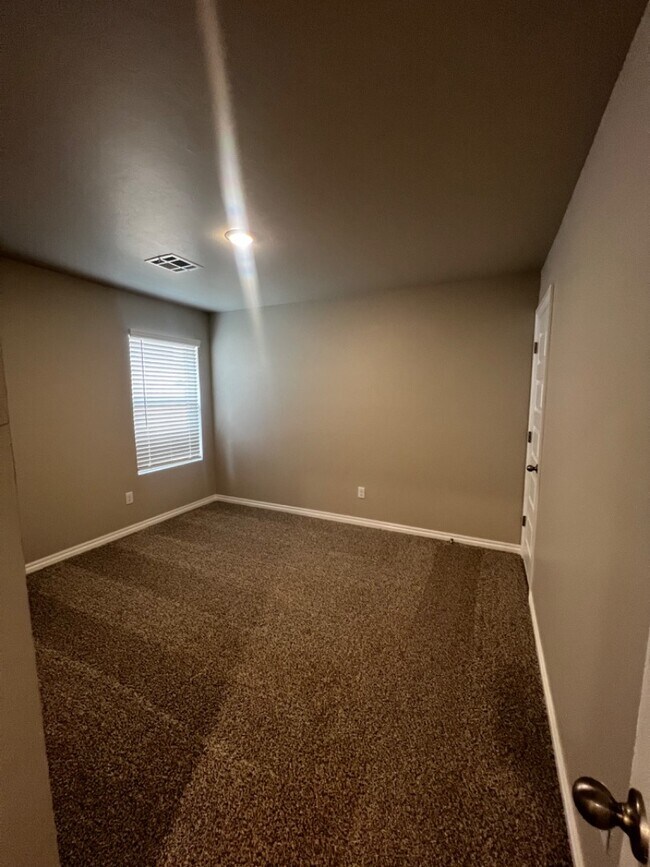 Building Photo - 2765 Alice Wy