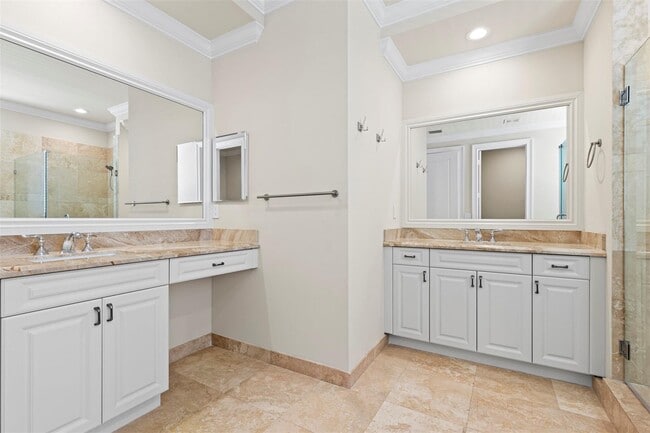 Building Photo - 105 Via Floresta Dr