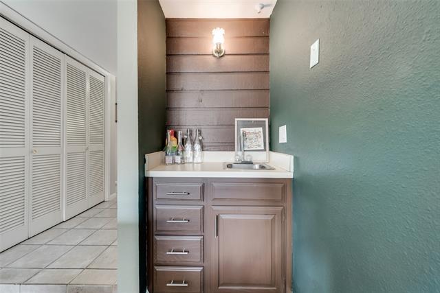 Building Photo - 2652 Entrada Blvd