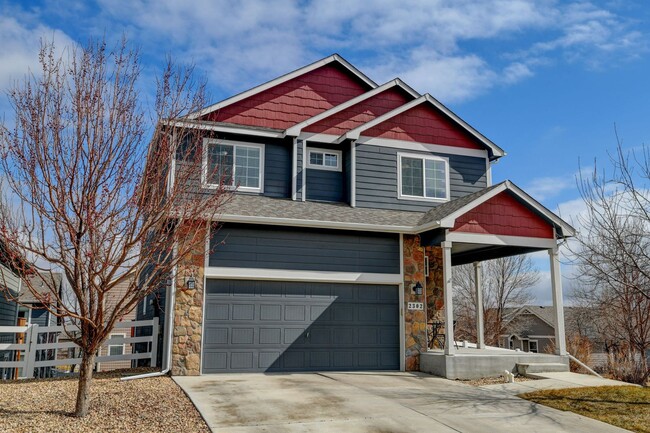 Building Photo - 4 Bedroom Home in Maple Hill