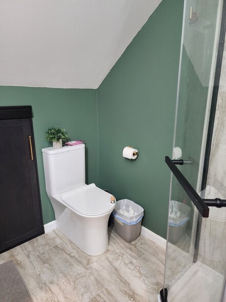 Building Photo - 125 Cole Ave