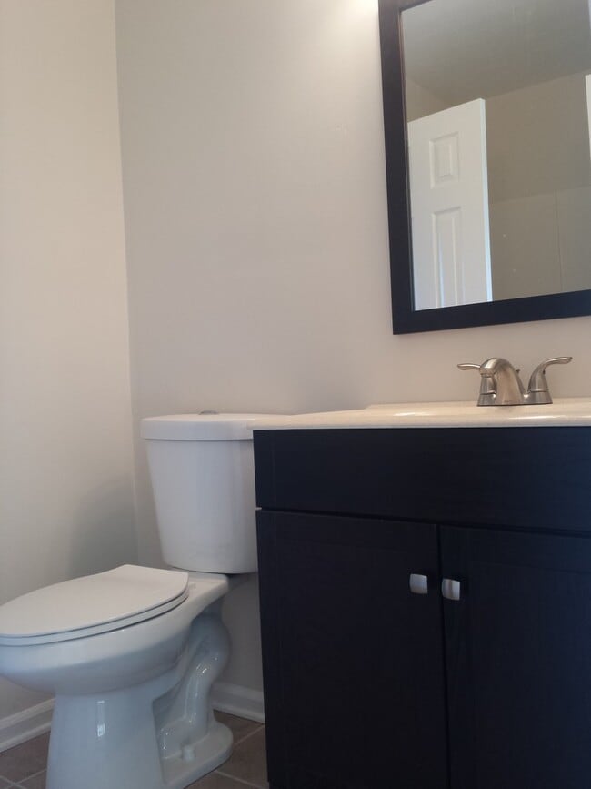 Building Photo - Lovely 2 BR with open floor plan in Glenleigh community