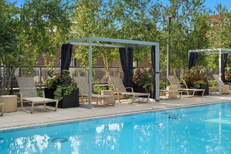 Building Photo - 948 W Washington Blvd