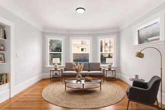 Building Photo - Freshly Renovated 1 Bed, 1 Bath Oakland Home with In-Unit Laundry