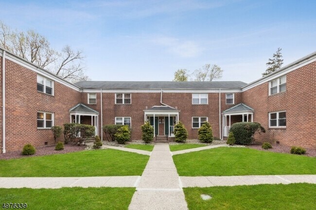 Building Photo - 138-140 Lincoln St