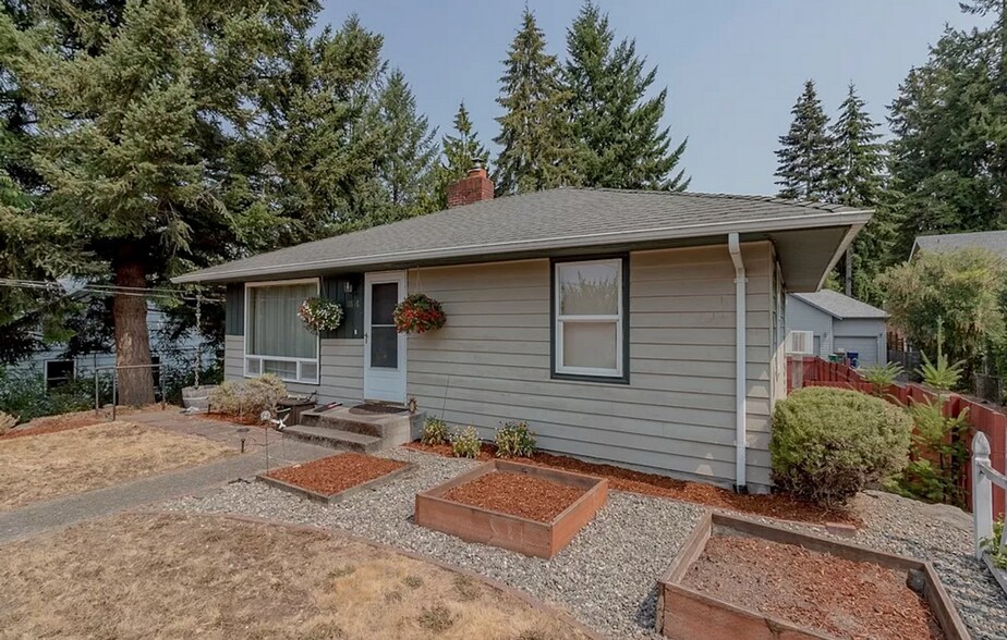 Building Photo - 11616 23rd Ave SW