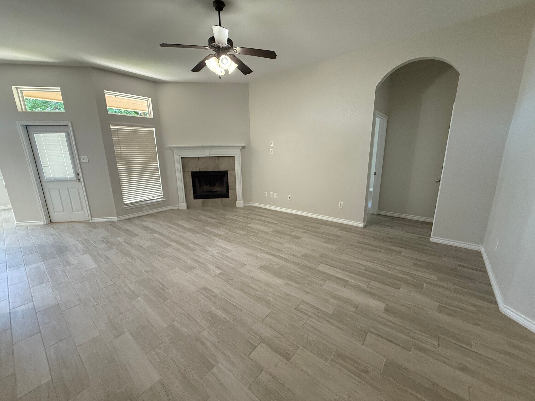 Building Photo - 1123 Neuberry Cliffe