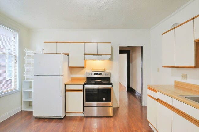 Building Photo - 5 Bedroom Right off of High St - OSU Campus