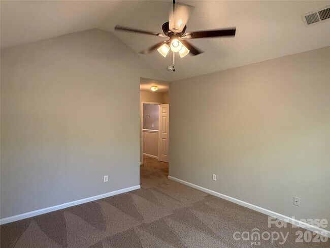Building Photo - 2152 Whispering Way
