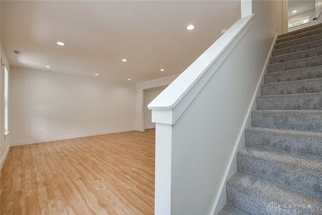 Building Photo - 4249 Pleasant View Ave