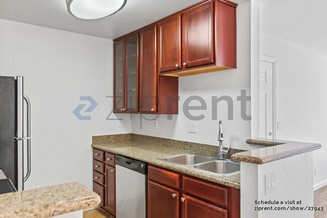 Building Photo - 866 Catkin Ct