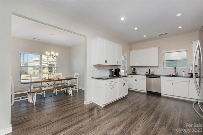 Building Photo - 549 Kiser Ln