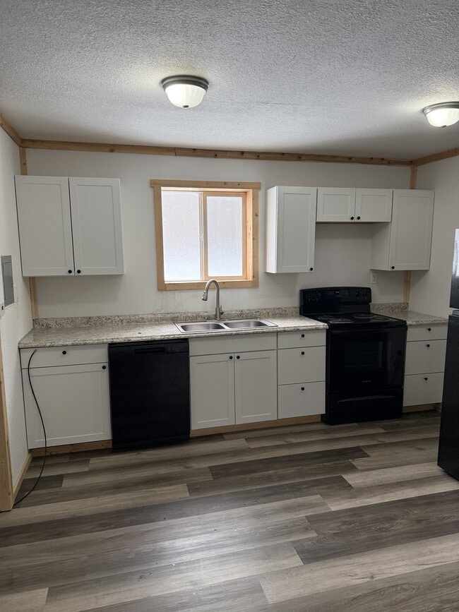 Building Photo - 2881 Elvira Ave