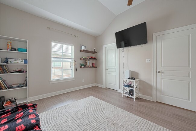 Building Photo - 24 Versante Ct