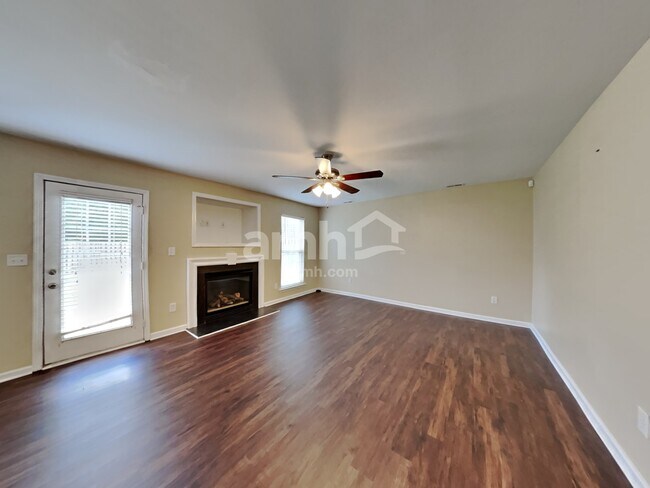 Building Photo - 190 Royalton Rd