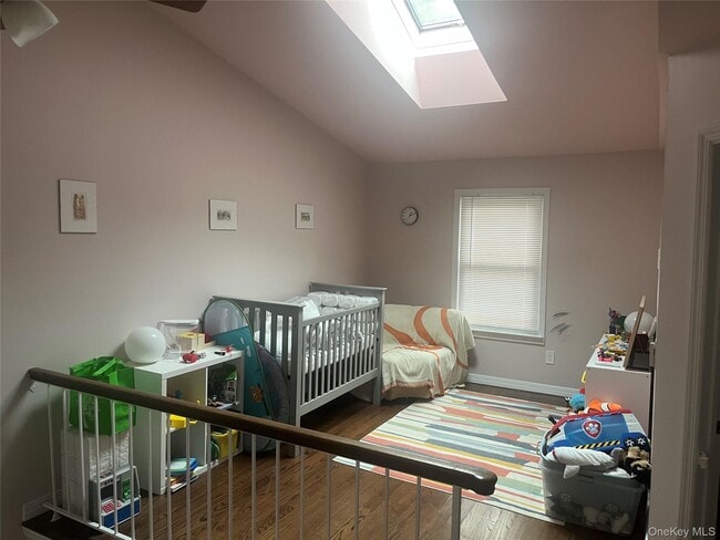 Building Photo - 7 Village Ln