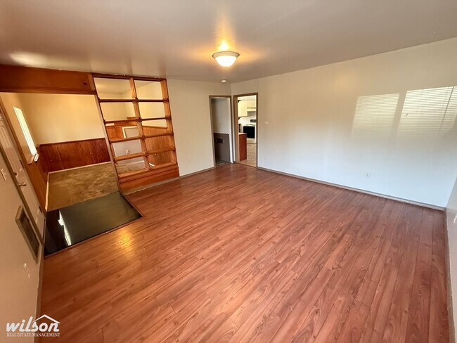 Building Photo - Large 3bd/1.5ba House in Selah, WA with a ...