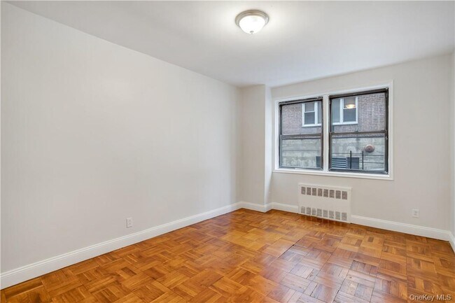 Building Photo - 140 E Hartsdale Ave