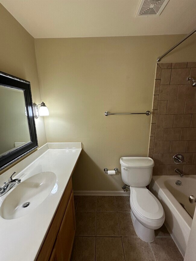 Building Photo - 1837 Gray Ridge Cove