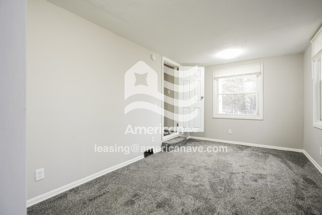 Building Photo - 226 E Fairview Ave