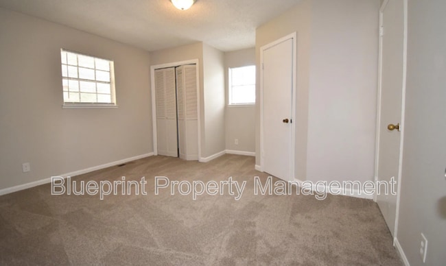 Building Photo - 1033 Minor Dr