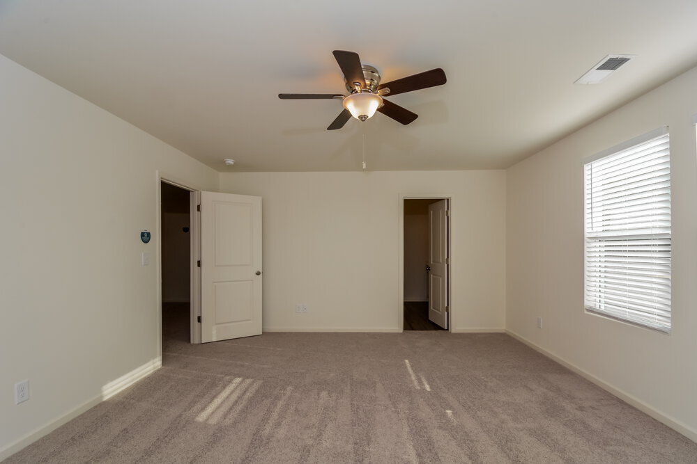 Building Photo - 260 Babbling Brk Dr