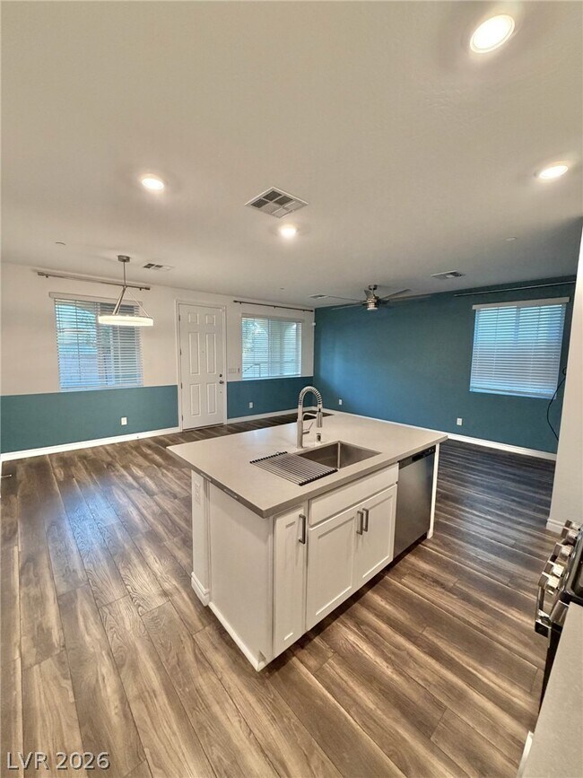 Building Photo - 20 Barbara Ln